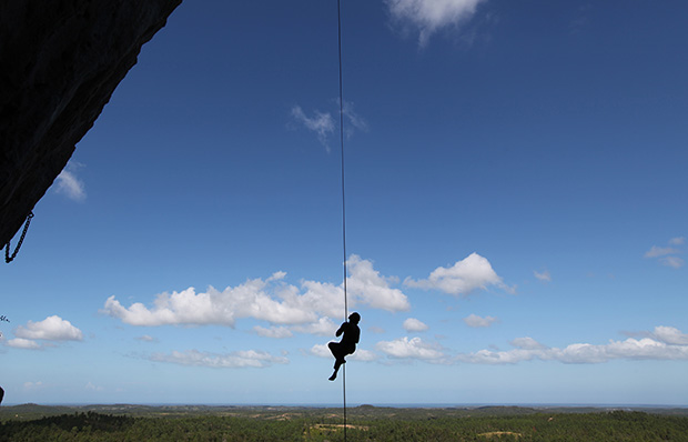 Techniques for ascending and descending a rope for mountaineering, rock climbing and other purposes