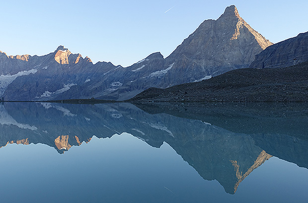 Вершина Маттерхорн на границе Италии и Швейцарии