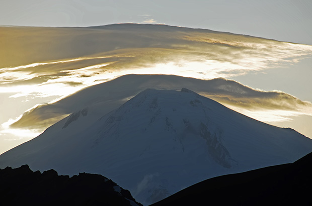 “Lens” over the top of Mount Elbrus - a sign of weather