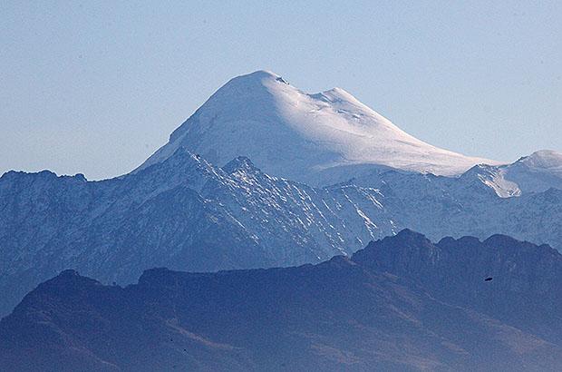 Вершина Казбек - вид с севера, из Осетии