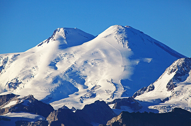 Elbrus - southern slope. The trail to the saddle up from the Pastukhov rocks is clearly visible