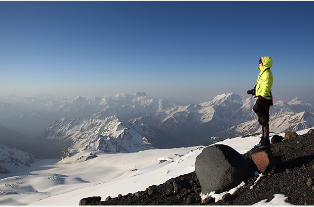 Climbing Mount Elbrus 5648 m in the Caucasus - the success of the ascent clearly depends on high-quality acclimatization