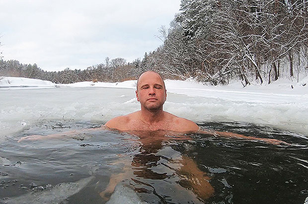 Регулярное купание в холодной воде - лучший способ снять стресс и обновить запас энергии
