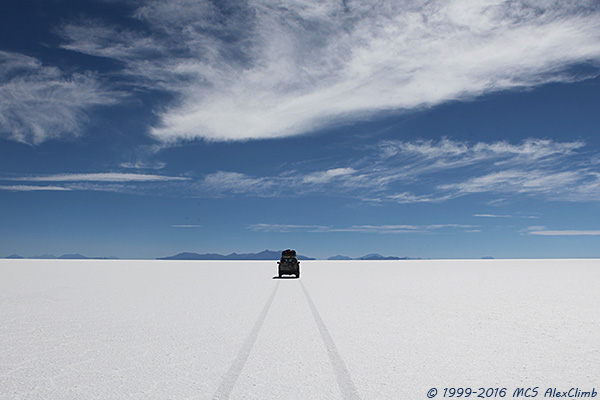 Mountain climbing, trekking and sightseeing in Cordellera Real, Bolivia