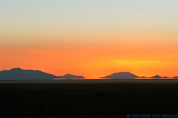 Mountain climbing, trekking and sightseeing in Cordellera Real, Bolivia