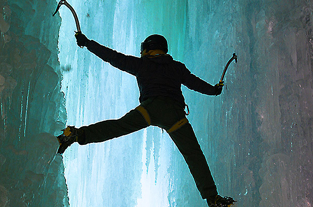 Winter ice climbing on the cascades - gymnastics, drive, aesthetics and exotics